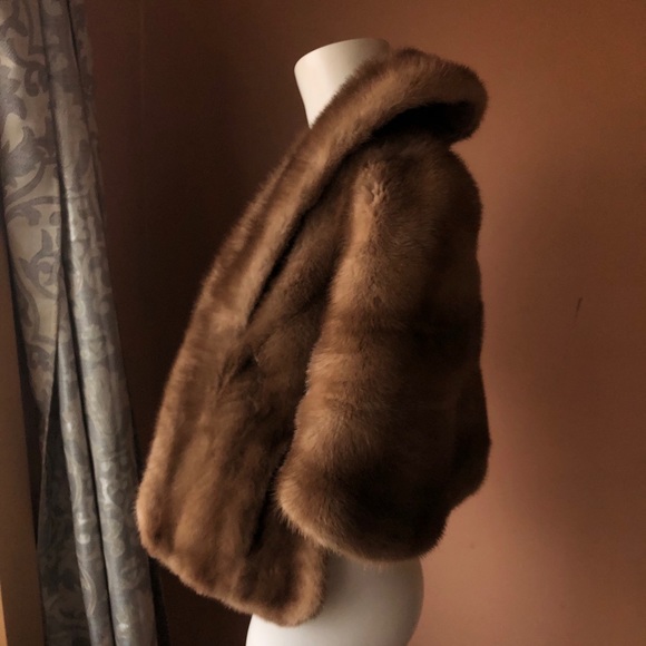 Vintage Mink Fur cape w/pockets & pop up collar - Picture 3 of 9